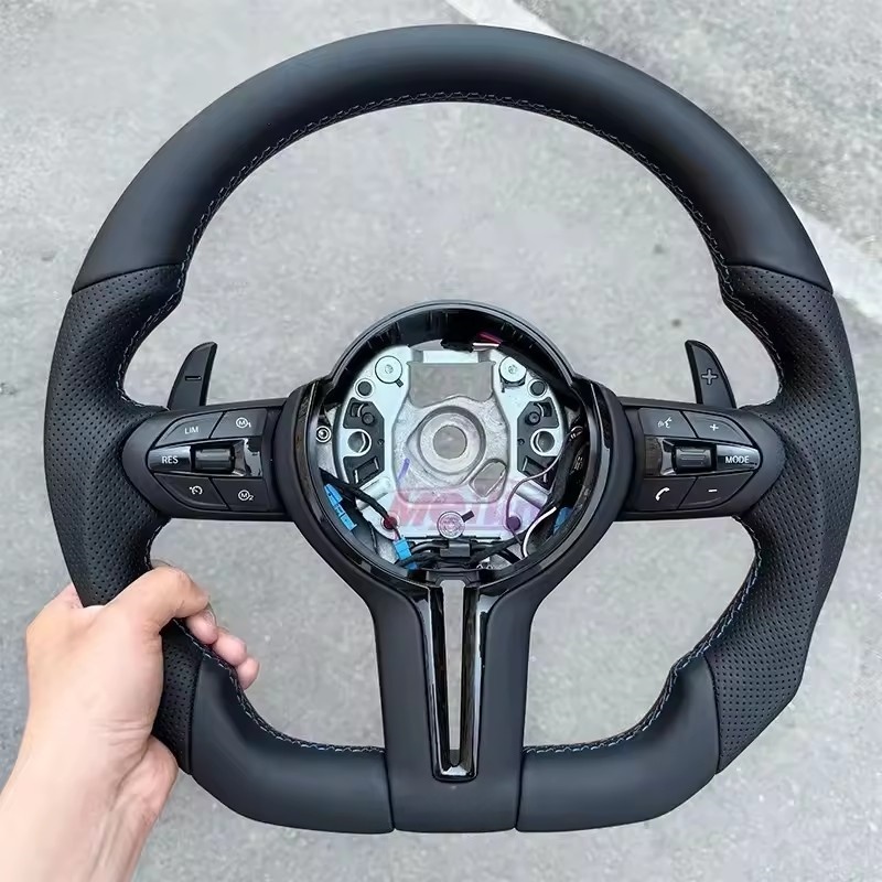 Volante in Pelle per Auto BMW  - Interior Design Application recensione e prezzo